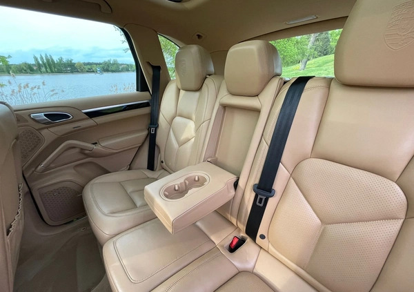 Porsche Cayenne cena 176000 przebieg: 122000, rok produkcji 2016 z Wągrowiec małe 466